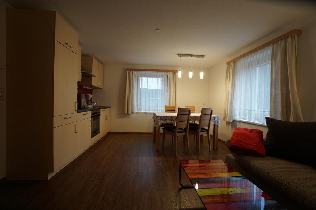 Ferienwohnung Fam Alfons Geiler Heinfels Bilik gambar